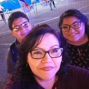 Meet your Posher, Denise